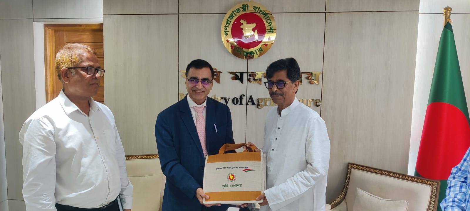 মন্ত্রী আমিন উর রশিদের সঙ্গে সাক্ষাৎ করেছেন আন্তর্জাতিক ধান গবেষণা ইনস্টিটিউট কান্ট্রি রিপ্রেজেন্টেটিভ ড. হুমনাথ বান্ডারি